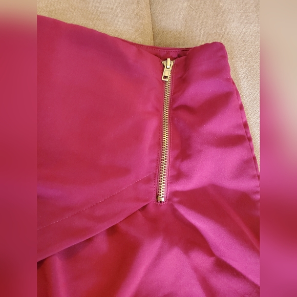 Forever 21 Medium zip maroon red skort skirt mini - Picture 3 of 10